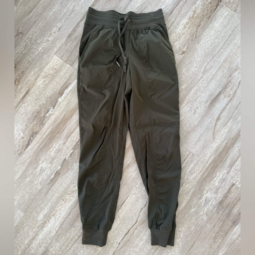 Lululemon studio jogger 4 NWOT
